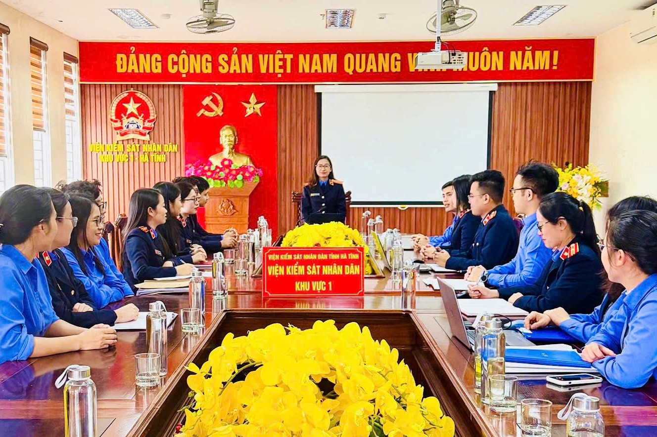 VKSND khu vực 1 - Hà Tĩnh tổ chức buổi sinh hoạt chủ điểm tuyên truyền về Luật Bầu cử