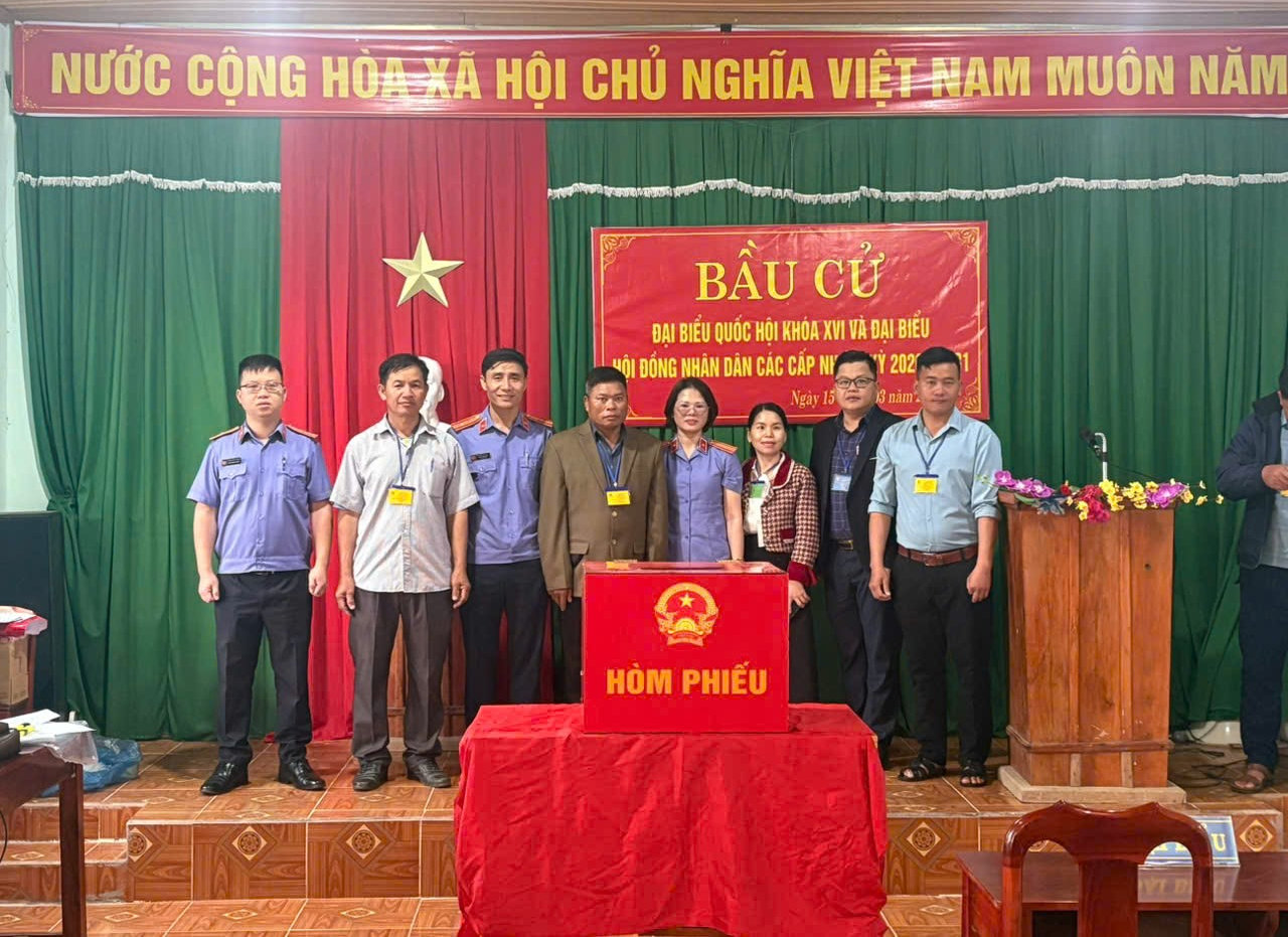 VKSND khu vực 10 – Đắk Lắk hỗ trợ cử tri, bảo đảm quyền bầu cử trong ngày hội toàn dân