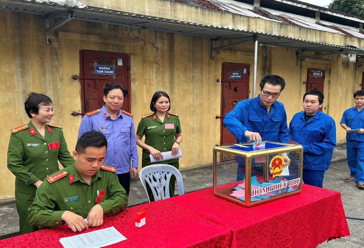 Bảo đảm quyền bầu cử tại Trại tạm giam Công an tỉnh Quảng Ninh