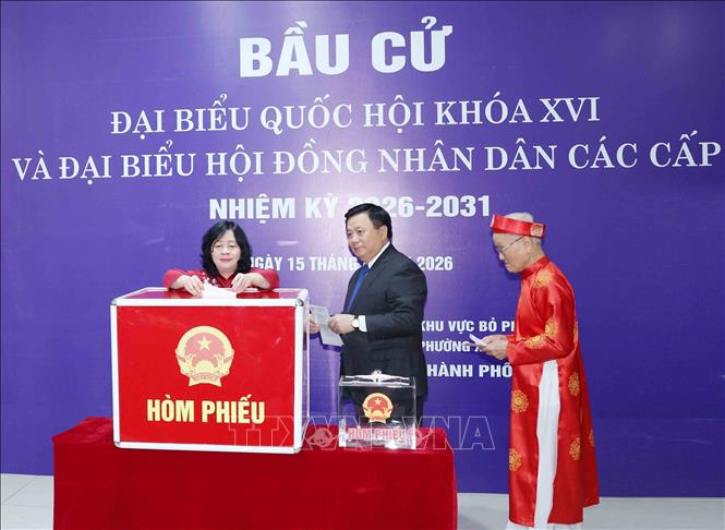 Lãnh đạo Đảng, Nhà nước, MTTQ Việt Nam bỏ phiếu tại các điểm bầu cử ở Hà Nội