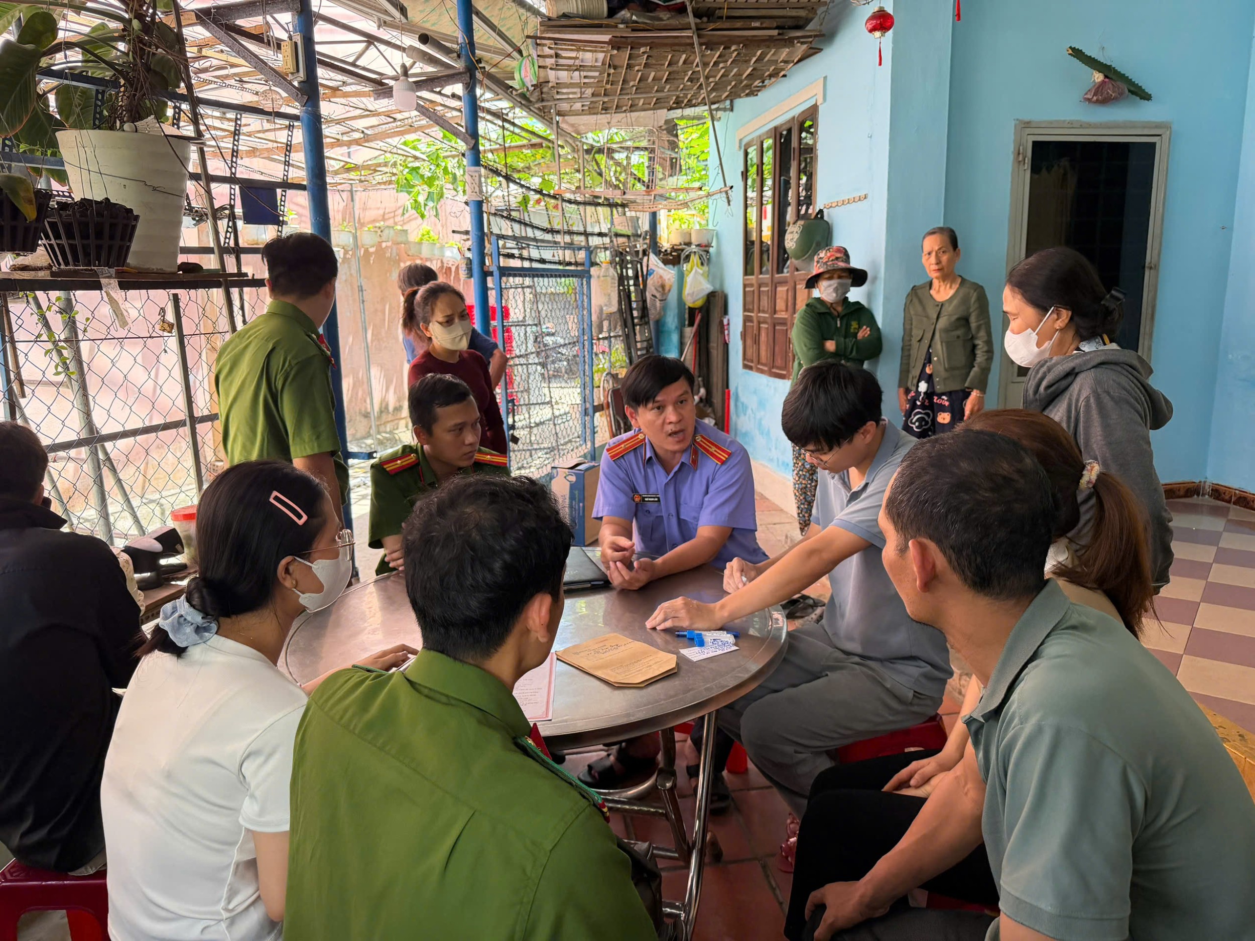 Kiểm sát khám nghiệm hiện trường vụ tai nạn giao thông làm 2 người tử vong