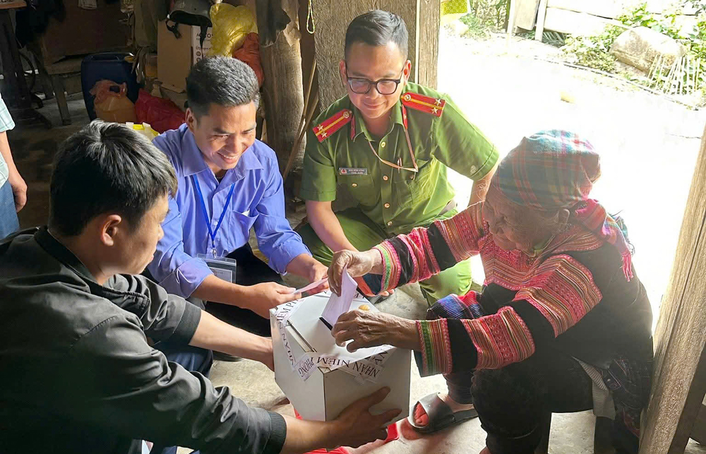 Gần 3 triệu cử tri ở Thanh Hóa háo hức trong ngày hội bầu cử