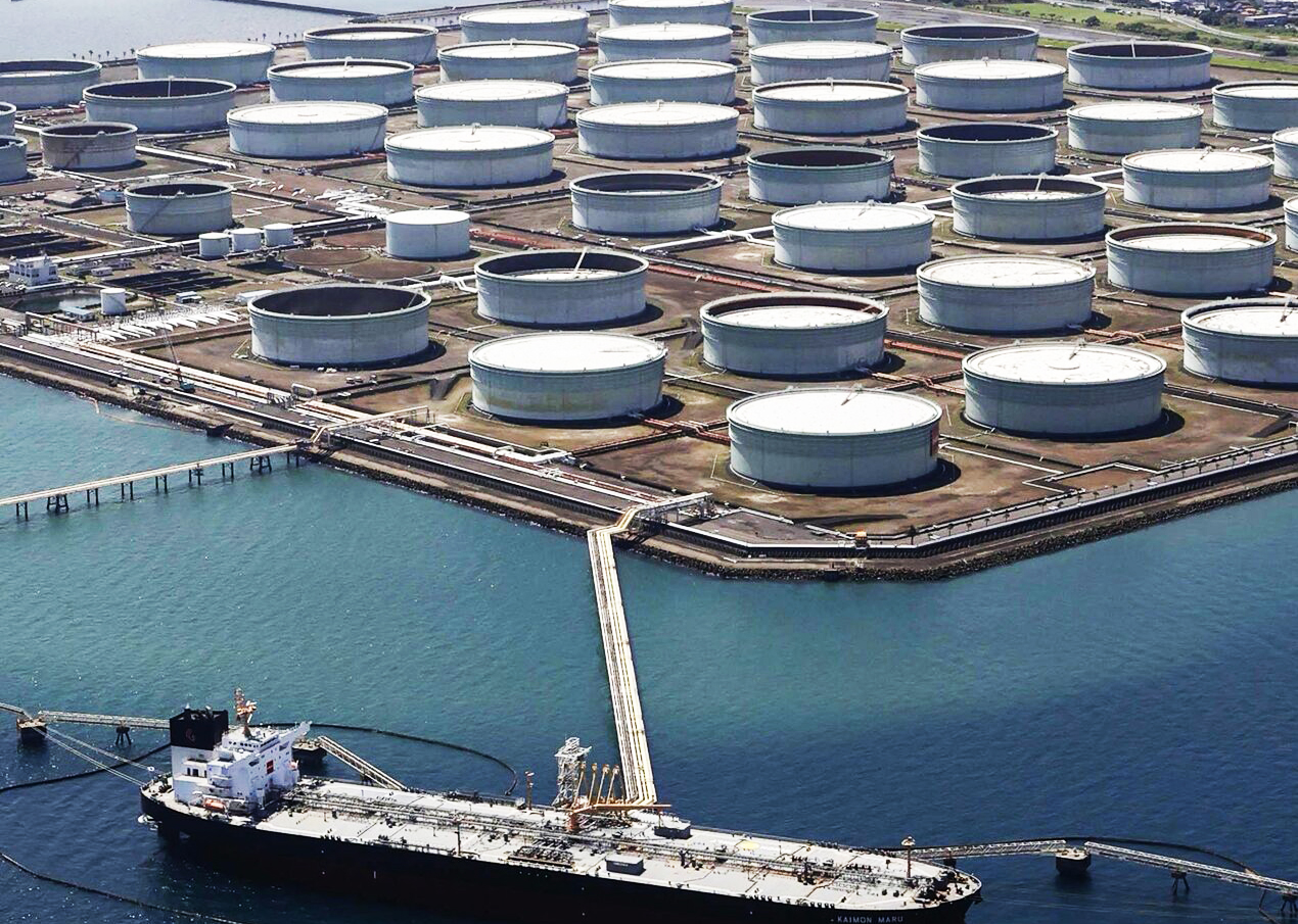 Nhật Bản bung kho dự trữ, giải phóng hơn 80 triệu thùng dầu