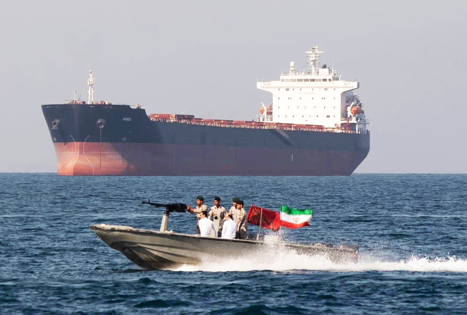 Nhật Bản, Hàn Quốc xem xét khả năng điều tàu chiến tới eo biển Hormuz