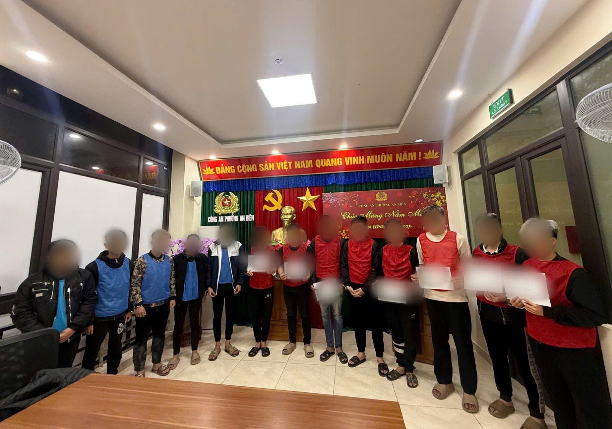 Khống chế kịp thời 15 thanh, thiếu niên tụ tập, đuổi đánh nhau trên đường phố