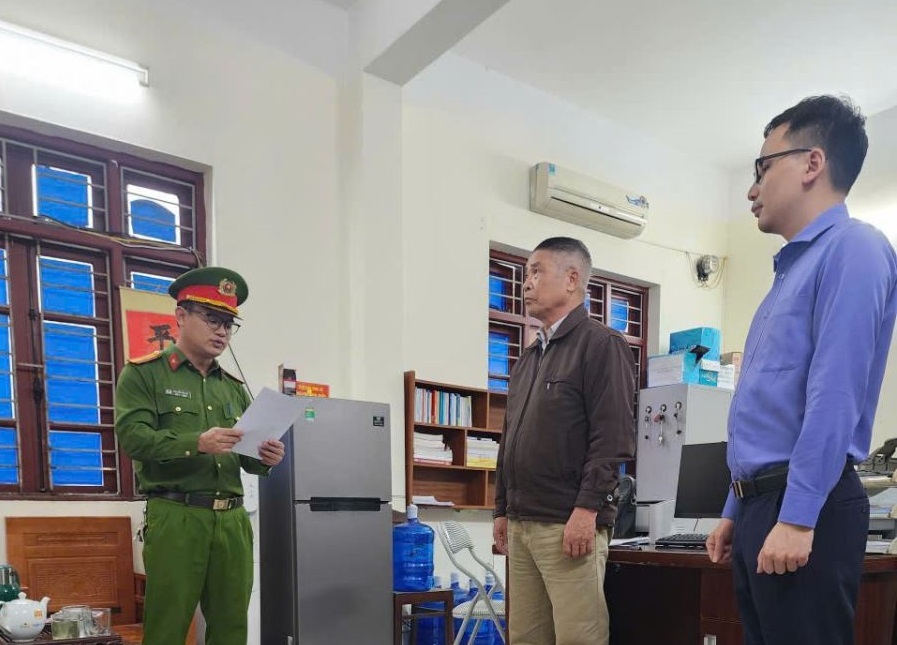 Phê chuẩn khởi tố nguyên Bí thư, Trưởng thôn vì bán đất trái thẩm quyền