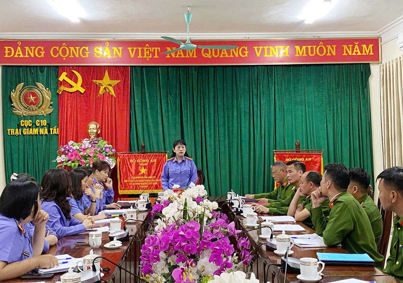 VKSND tỉnh Điện Biên kIểm sát thi hành án phạt tù tại Trại giam Nà Tấu