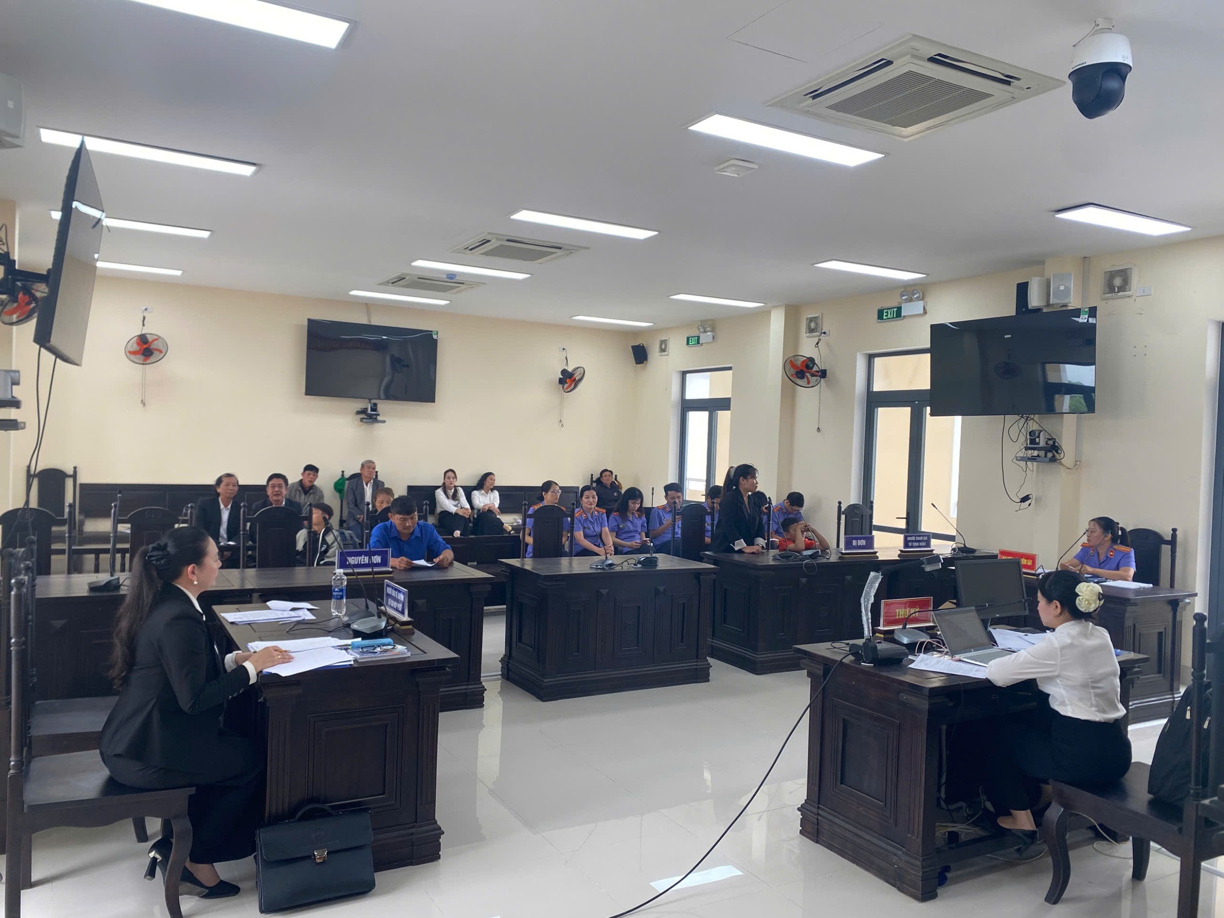 Phối hợp tổ chức phiên tòa rút kinh nghiệm vụ án hôn nhân và gia đình