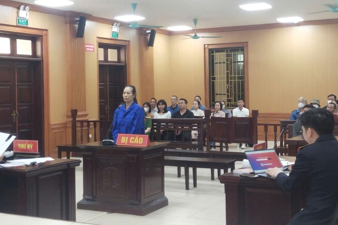 Lĩnh án nặng vì phóng hỏa đốt ô tô, máy xúc do mâu thuẫn lối đi