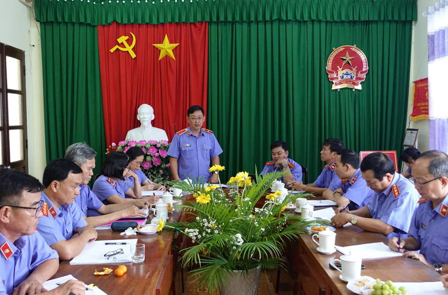 VKSND tỉnh Vĩnh Long kiểm tra, hướng dẫn công tác 6 tháng đầu năm 2026