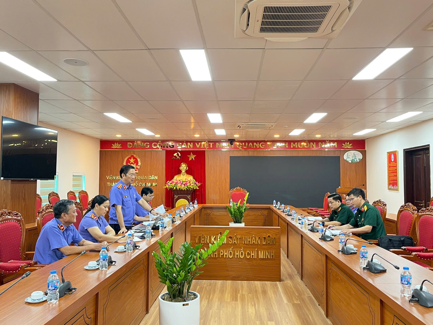 VKS Quân sự Quân khu 7 làm việc với VKSND TP Hồ Chí Minh