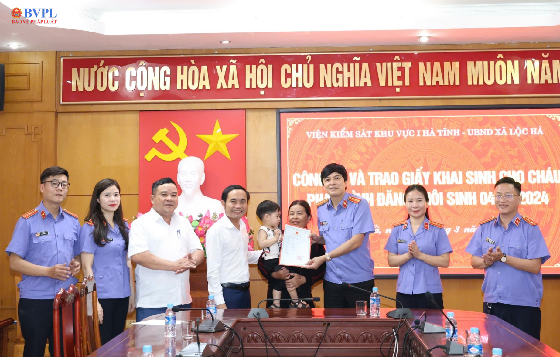 Quyết liệt và nhân văn trong hành trình tìm lại quyền khai sinh cho một cháu bé