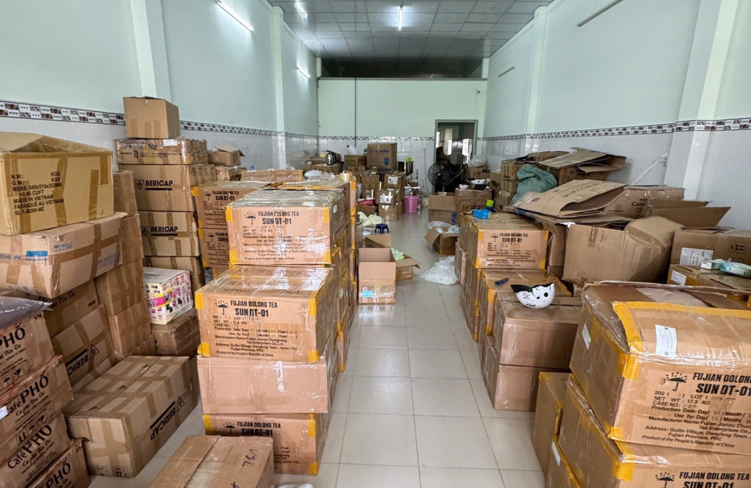 Triệt phá “công xưởng” sản xuất mỹ phẩm giả gắn mác hàng nhập