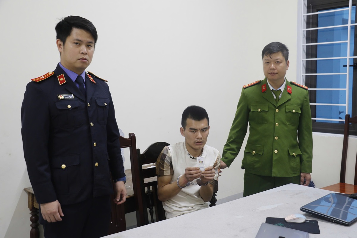 Tạm giữ hình sự đối tượng cướp dây chuyền vàng tại phòng tập Aerobic