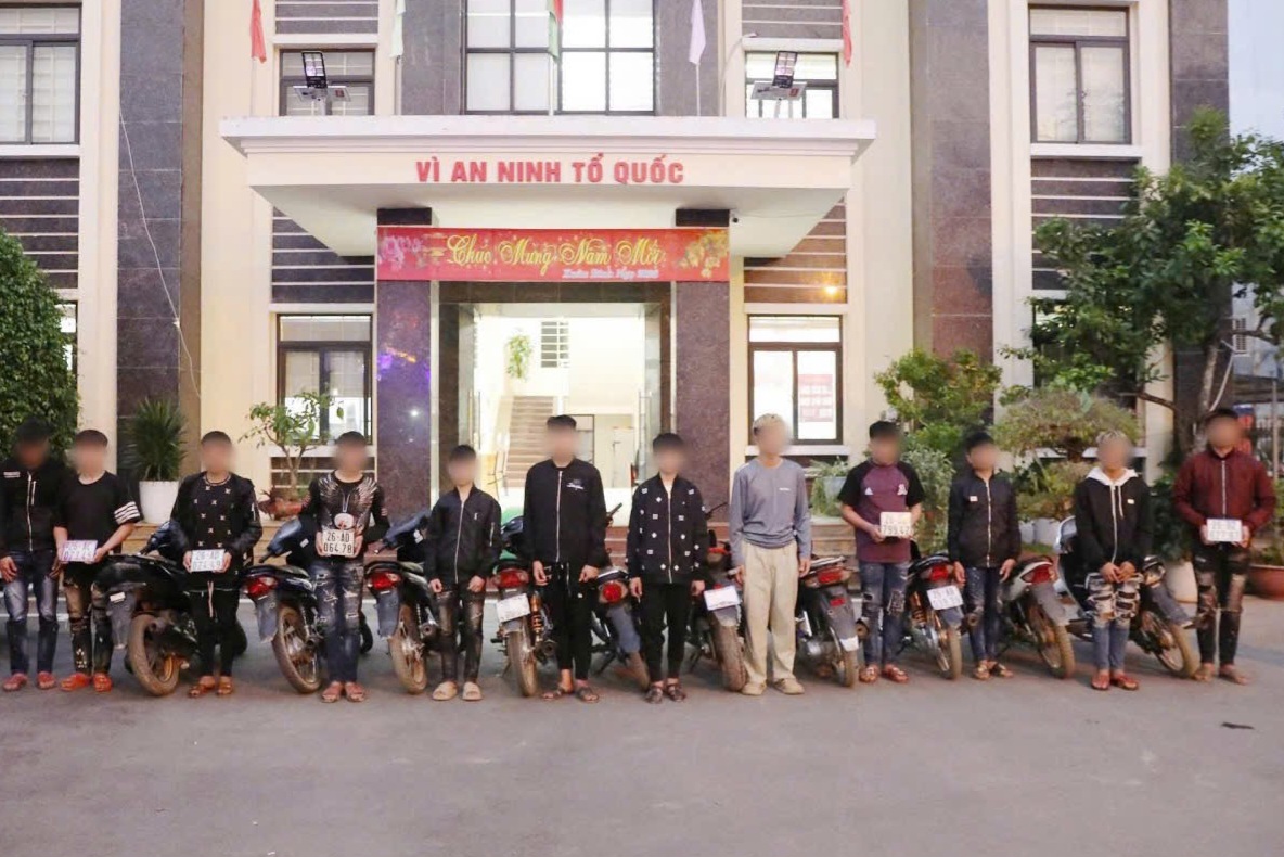 Xử lý nhóm thanh, thiếu niên phóng nhanh, vượt ẩu gây mất trật tự an toàn giao thông