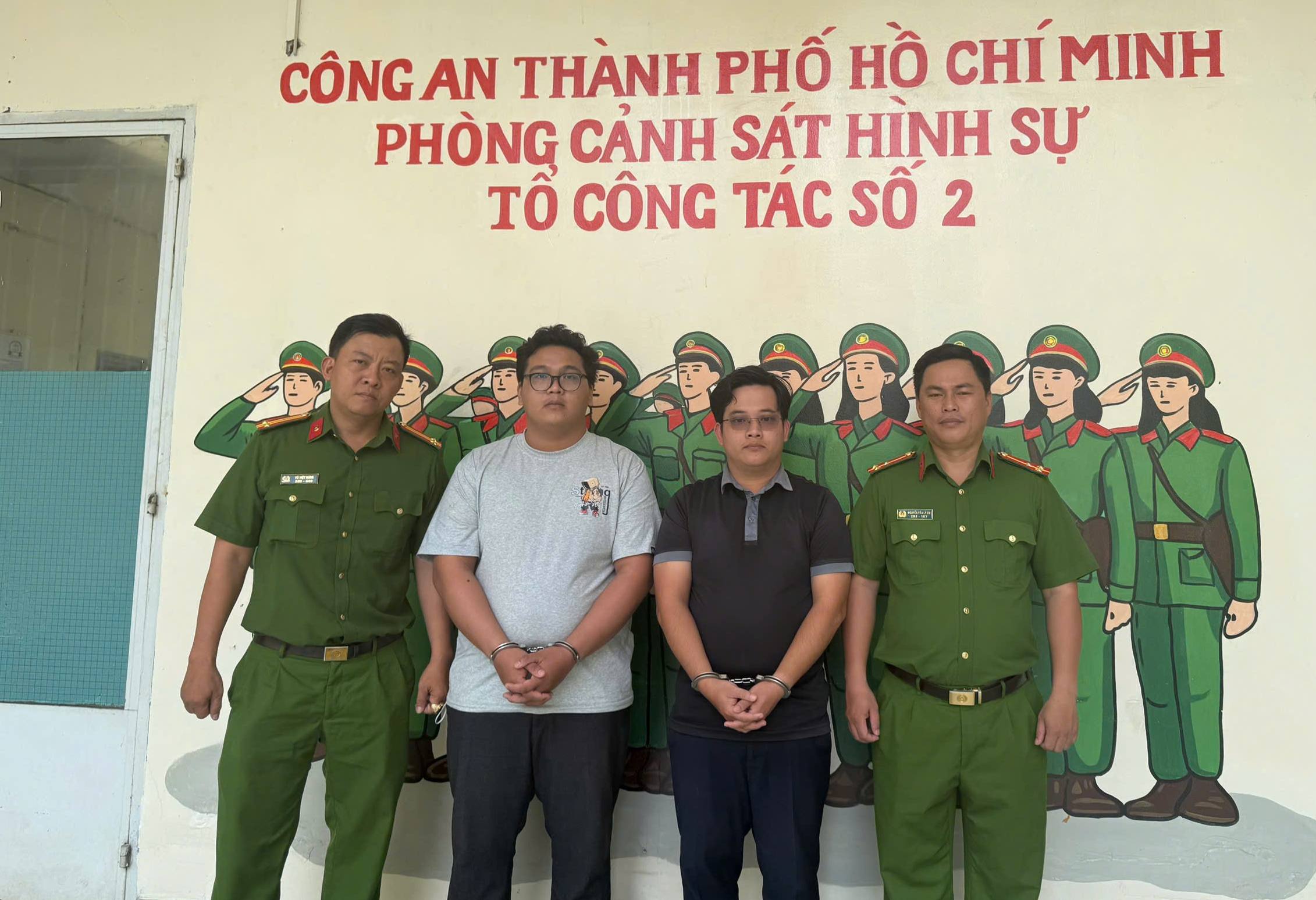 Thuê xe ôtô tự lái, làm giả giấy tờ để cầm cố, chiếm đoạt tài sản quy mô lớn