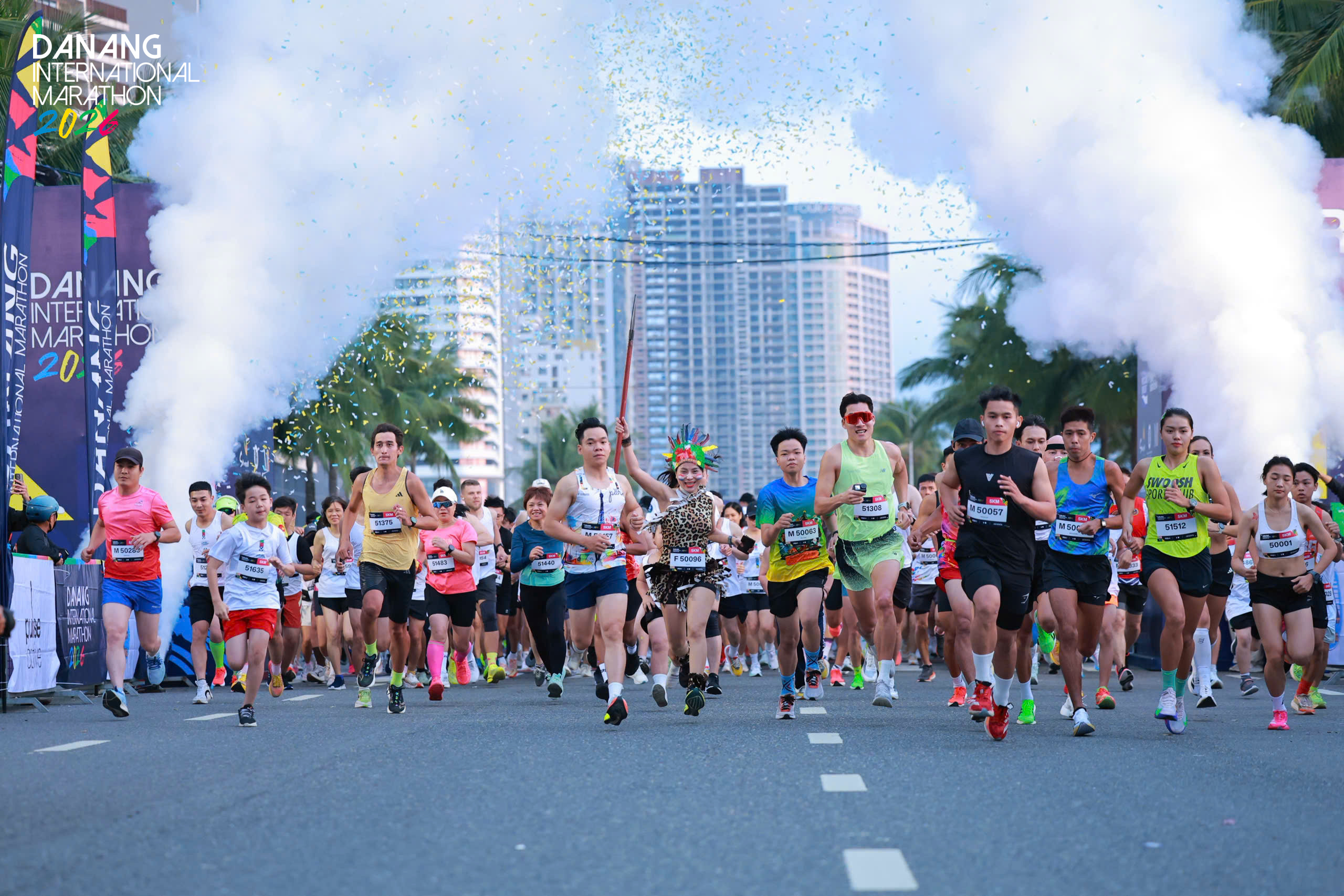 Gần 9 000 vận động viên khám phá vẻ đẹp Đà Nẵng trong giải chạy marathon