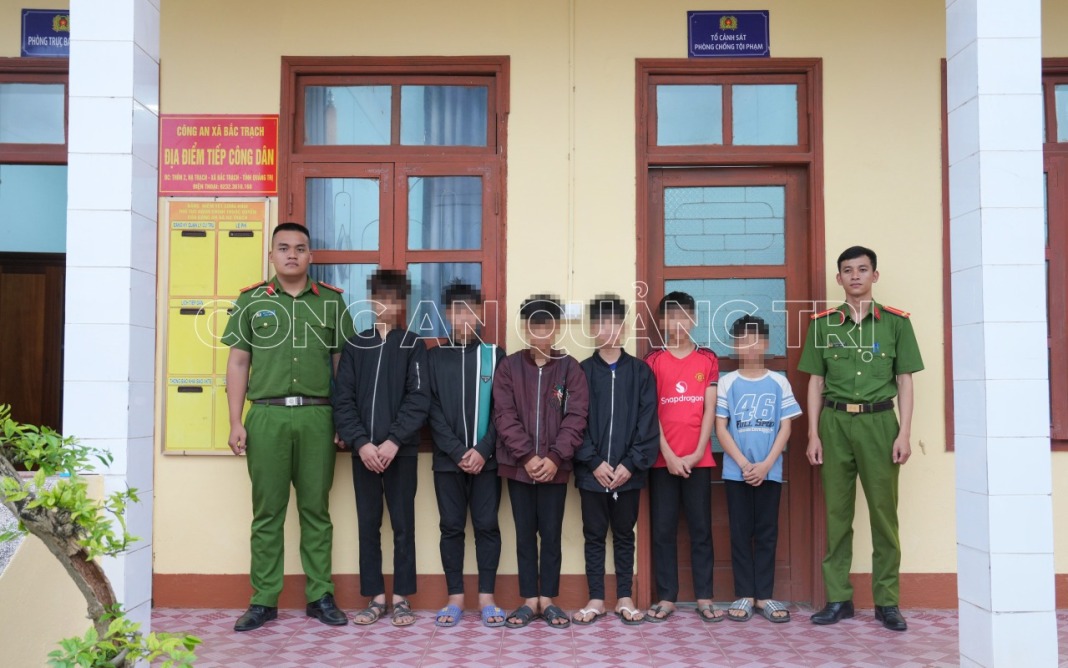 Làm rõ nhóm hồng hài nhi ném đá xe ô tô trên cao tốc