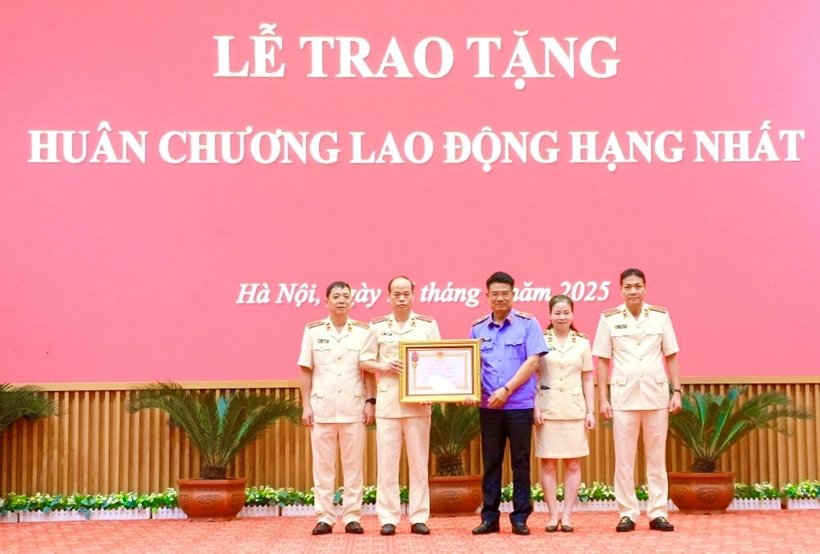 Lấy ý kiến nhân dân đối tập thể, cá nhân đề nghị tặng Huân chương Lao động các hạng