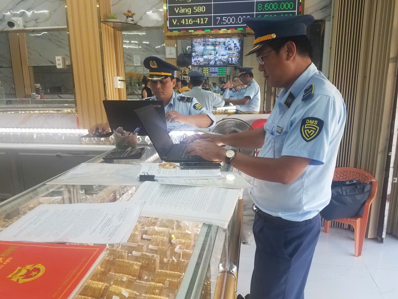 Đồng Tháp xử phạt 9 doanh nghiệp kinh doanh vàng giả mạo nhãn hiệu