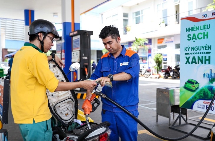 Nỗ lực bảo đảm nguồn cung, ổn định thị trường của Việt Nam trước cuộc khủng hoảng xăng dầu toàn cầu