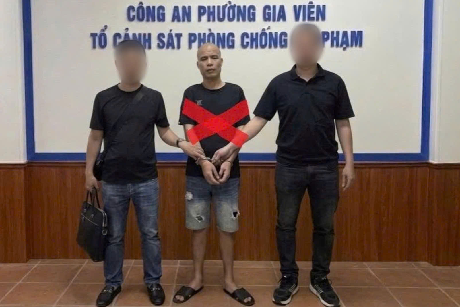 Bắt giữ đối tượng truy nã về tội Đánh bạc lẩn trốn tại Hà Nội