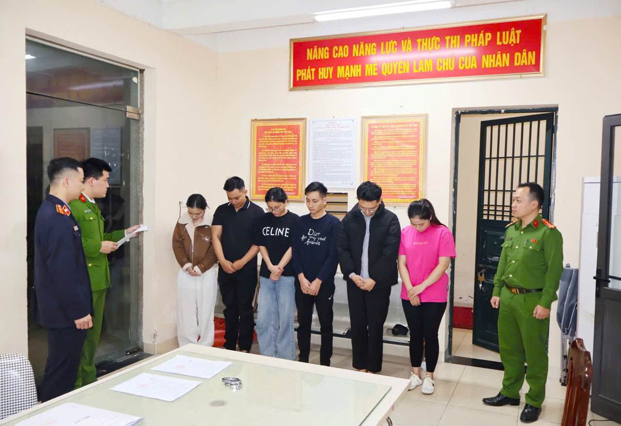 Phê chuẩn khởi tố nhóm đối tượng lừa dối khách hàng, làm dịch vụ thẩm mỹ chui