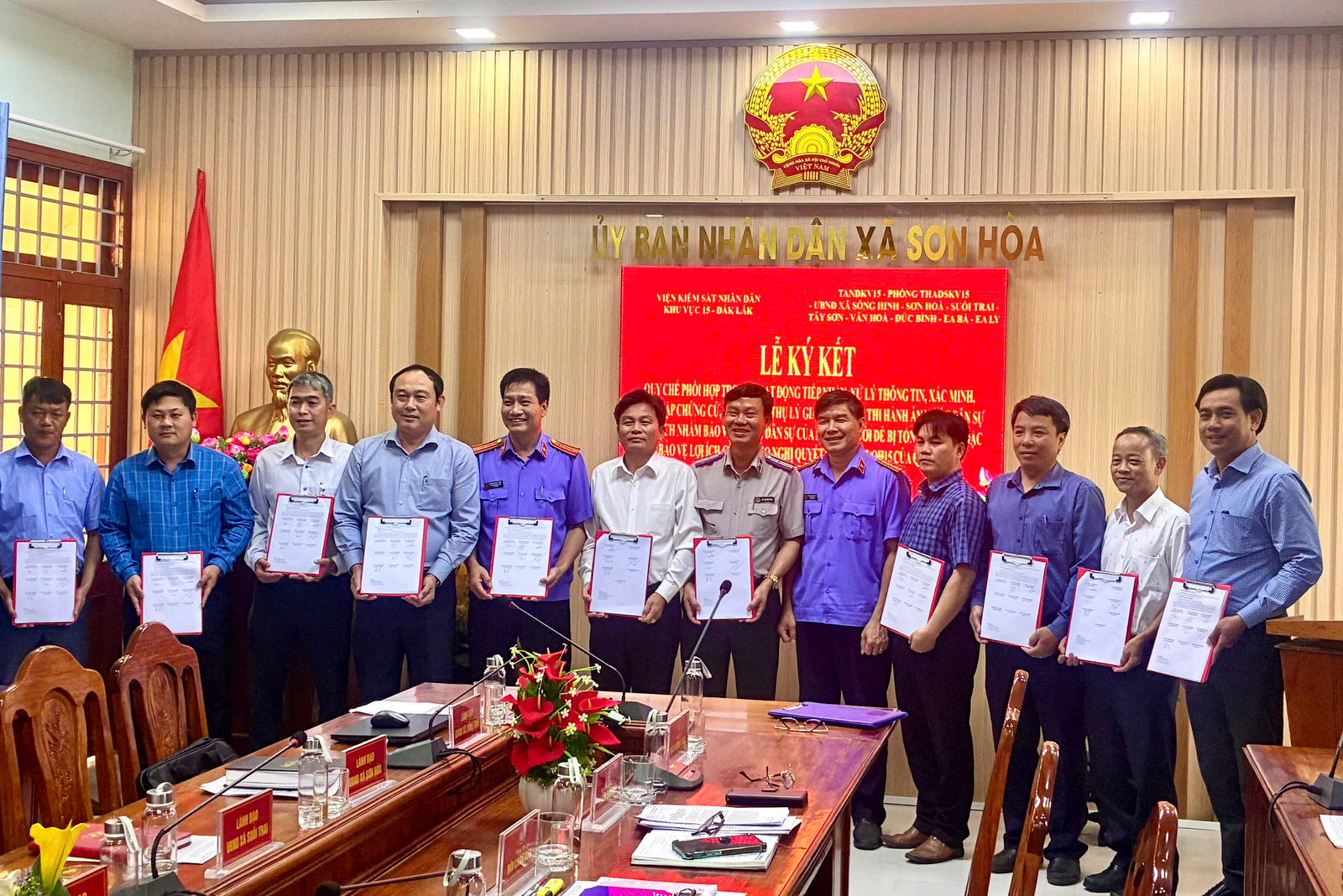 Ký kết quy chế phối hợp liên ngành, tăng cường bảo vệ quyền lợi người dân