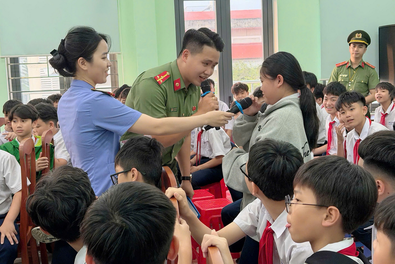 Chi đoàn VKSND khu vực 3, TP Đà Nẵng tuyên truyền phòng chống bạo lực học đường