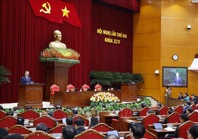 Thông báo hội nghị lần thứ hai Ban Chấp hành Trung ương Đảng khóa XIV