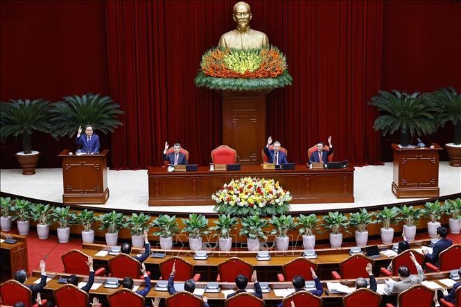 Thông cáo báo chí về ngày làm việc thứ ba và bế mạc Hội nghị Trung ương 2 khóa XIV