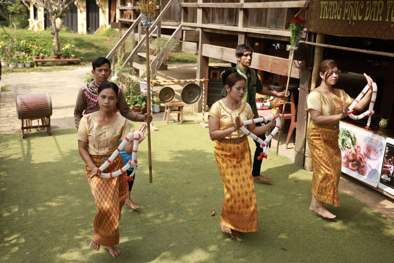 Trải nghiệm văn hóa Khmer tại Ngôi nhà chung Đồng Mô