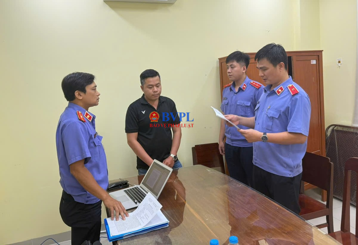 Cơ quan điều tra VKSND tối cao khởi tố nguyên Phó Thủ trưởng và Điều tra viên vụ nữ sinh tai nạn giao thông tử vong ở Vĩnh Long