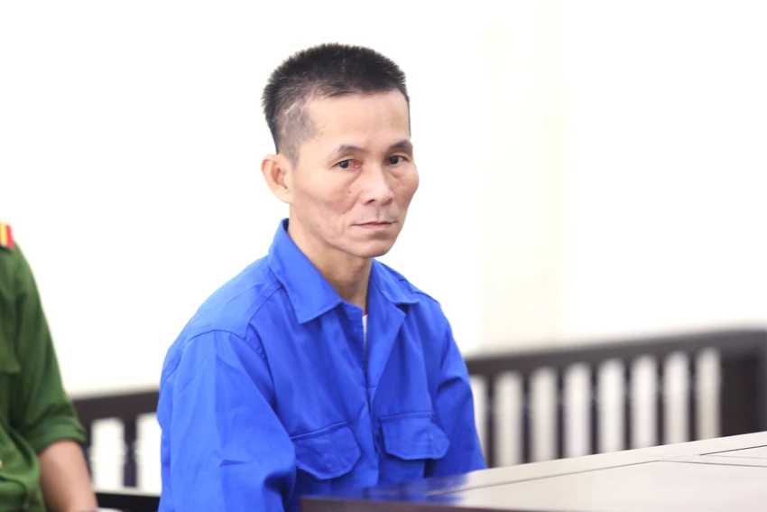 Đâm hàng xóm bằng xiên gạo, lĩnh 10 năm tù về tội giết người