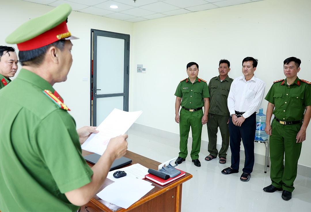 Bắt tạm giam 3 đối tượng mua bán trái phép hoá đơn, chứng từ