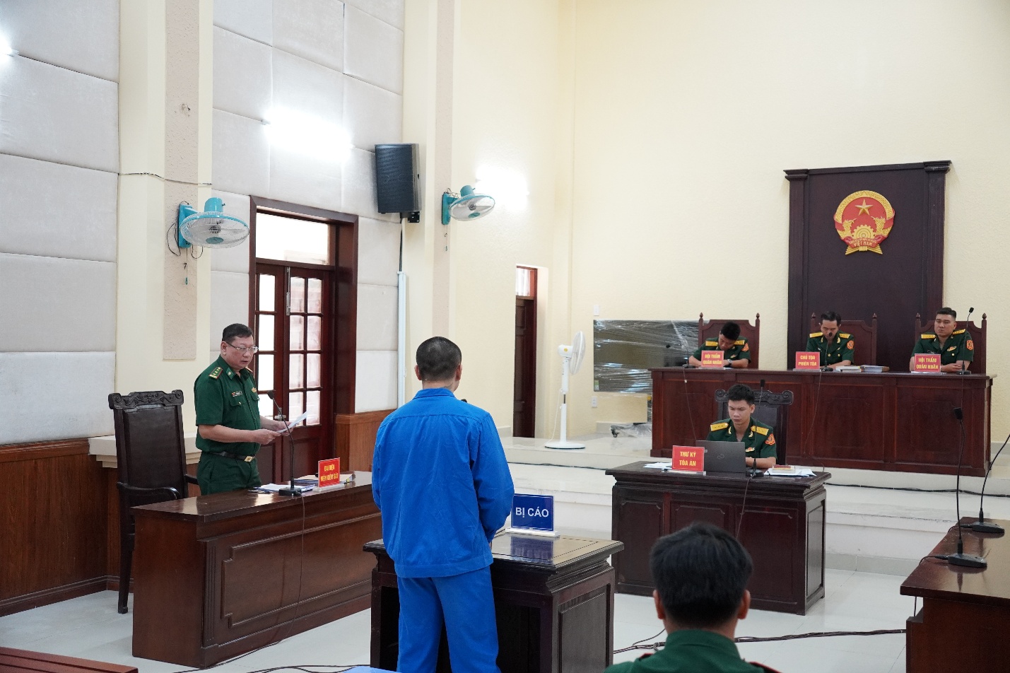 Viện kiểm sát Quân sự Khu vực 2 Bộ đội biên phòng phối hợp xét xử vụ án “Cố ý gây thương tích”