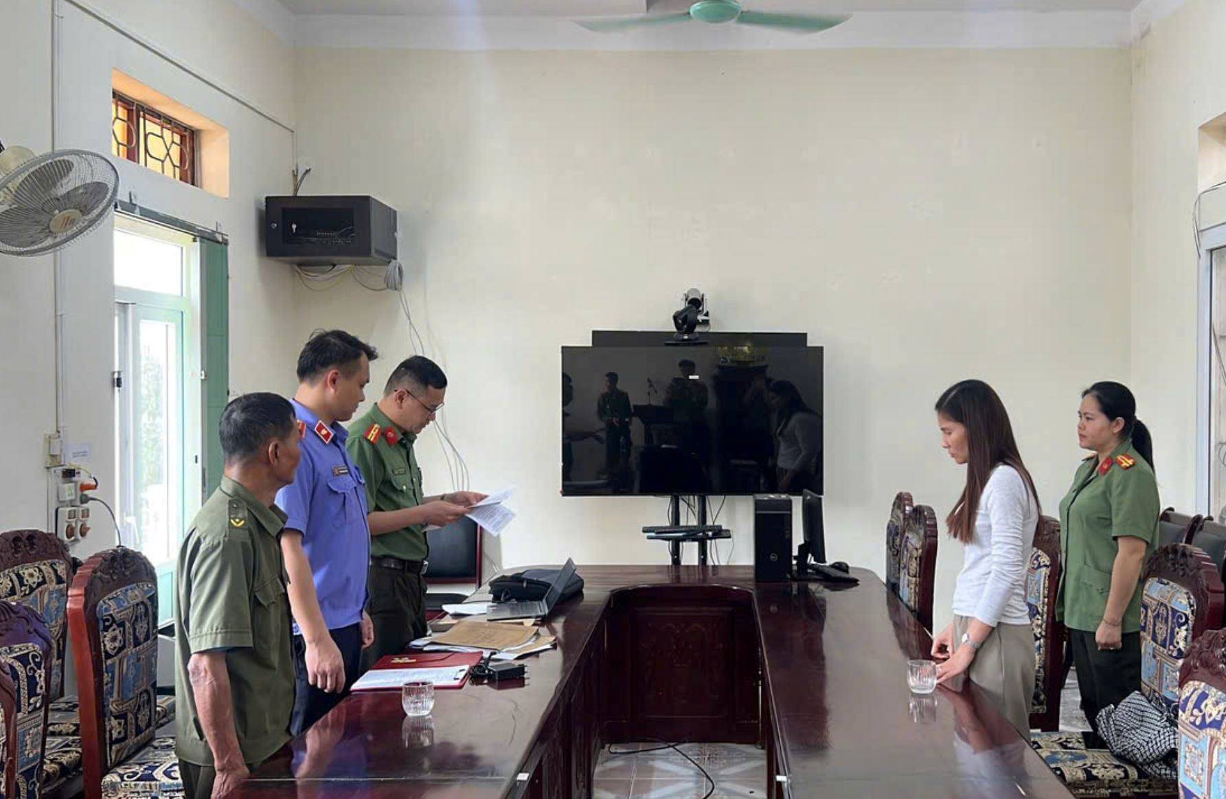 Phê chuẩn khởi tố, bắt tạm giam người phụ nữ phát hành trái phép hóa đơn