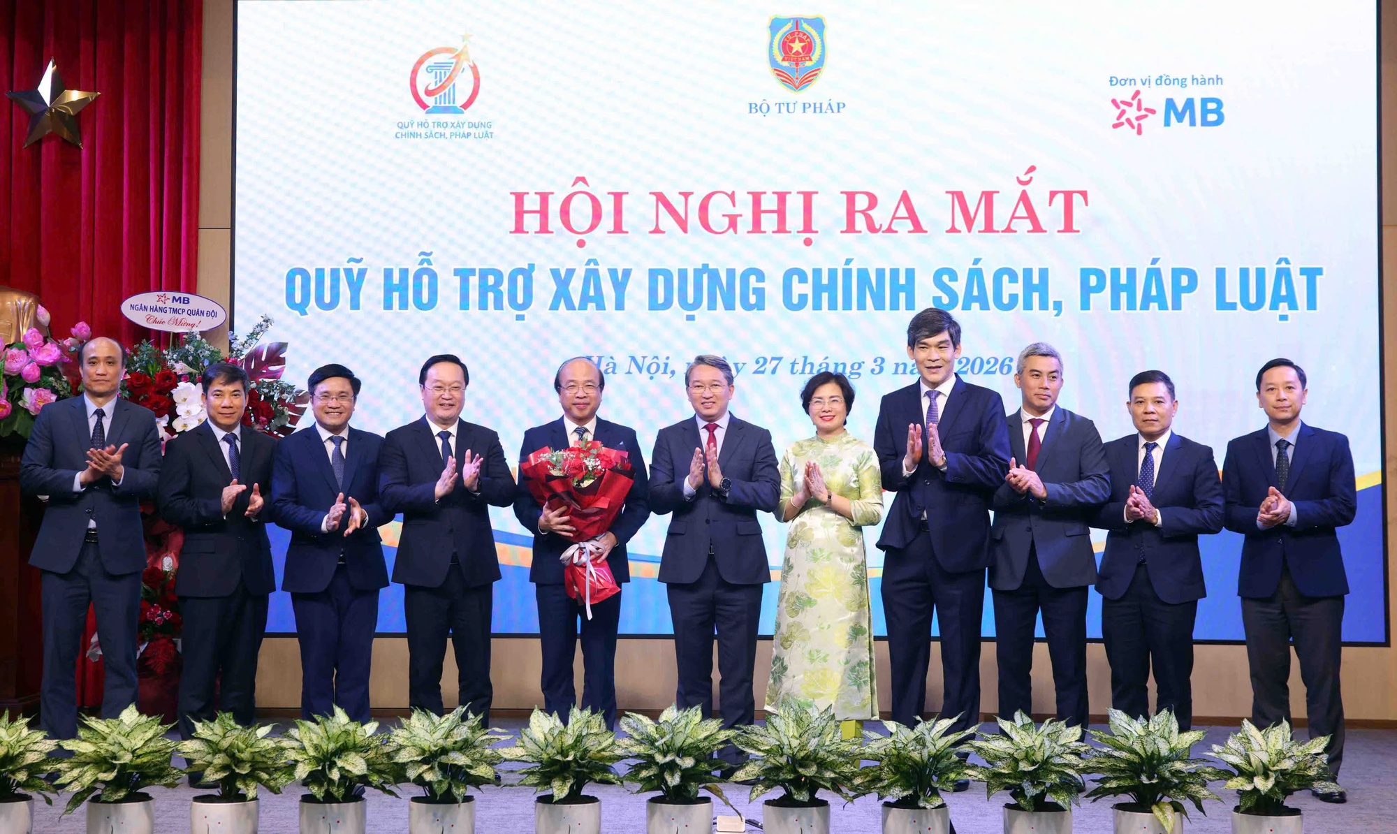 Ra mắt Quỹ hỗ trợ xây dựng chính sách, pháp luật