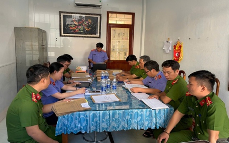 Trực tiếp kiểm sát công tác tạm giữ, tạm giam và thi hành án phạt tù