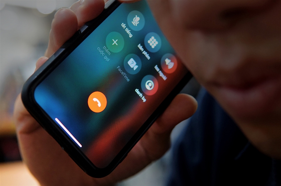 Nhận được cuộc gọi yêu cầu nộp hồ sơ nhà đất, một gia đình bị lừa hàng trăm triệu đồng