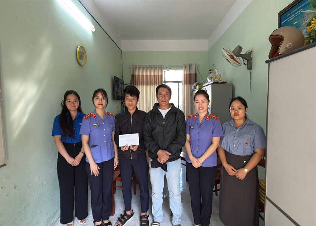 Chi đoàn VKSND khu vực 1, TP Đà Nẵng hỗ trợ các trường hợp mắc bệnh hiểm nghèo