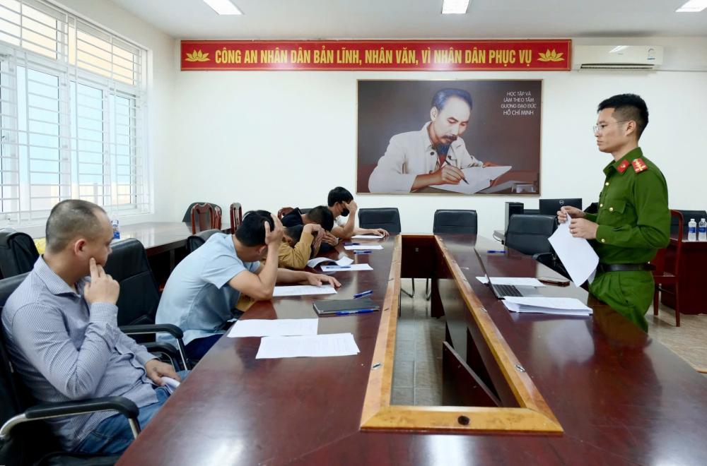 Phê chuẩn khởi tố 17 đối tượng đánh bạc trên xới xóc đĩa