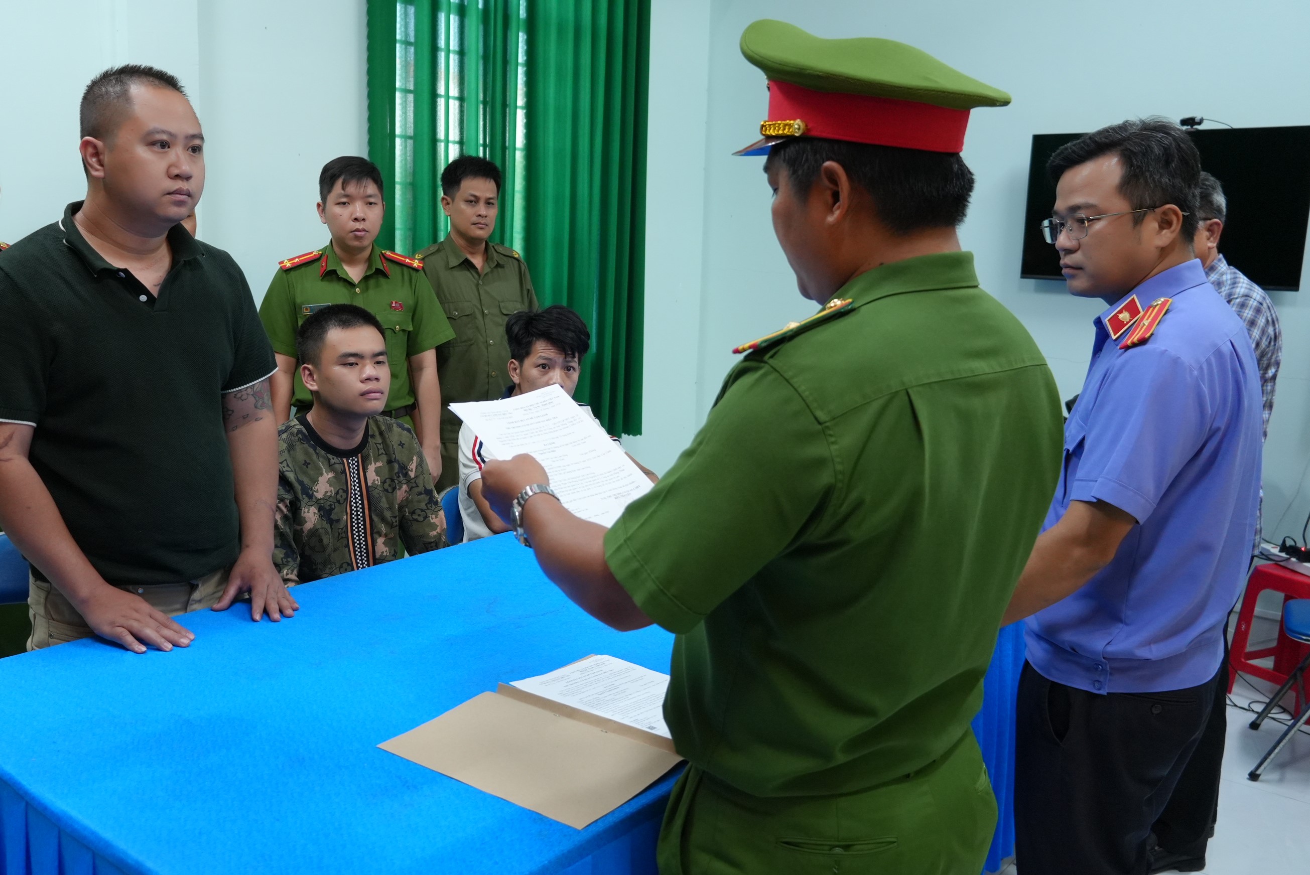 Khởi tố 8 bị can trong vụ hành hung người mua sầu riêng tại Đồng Tháp