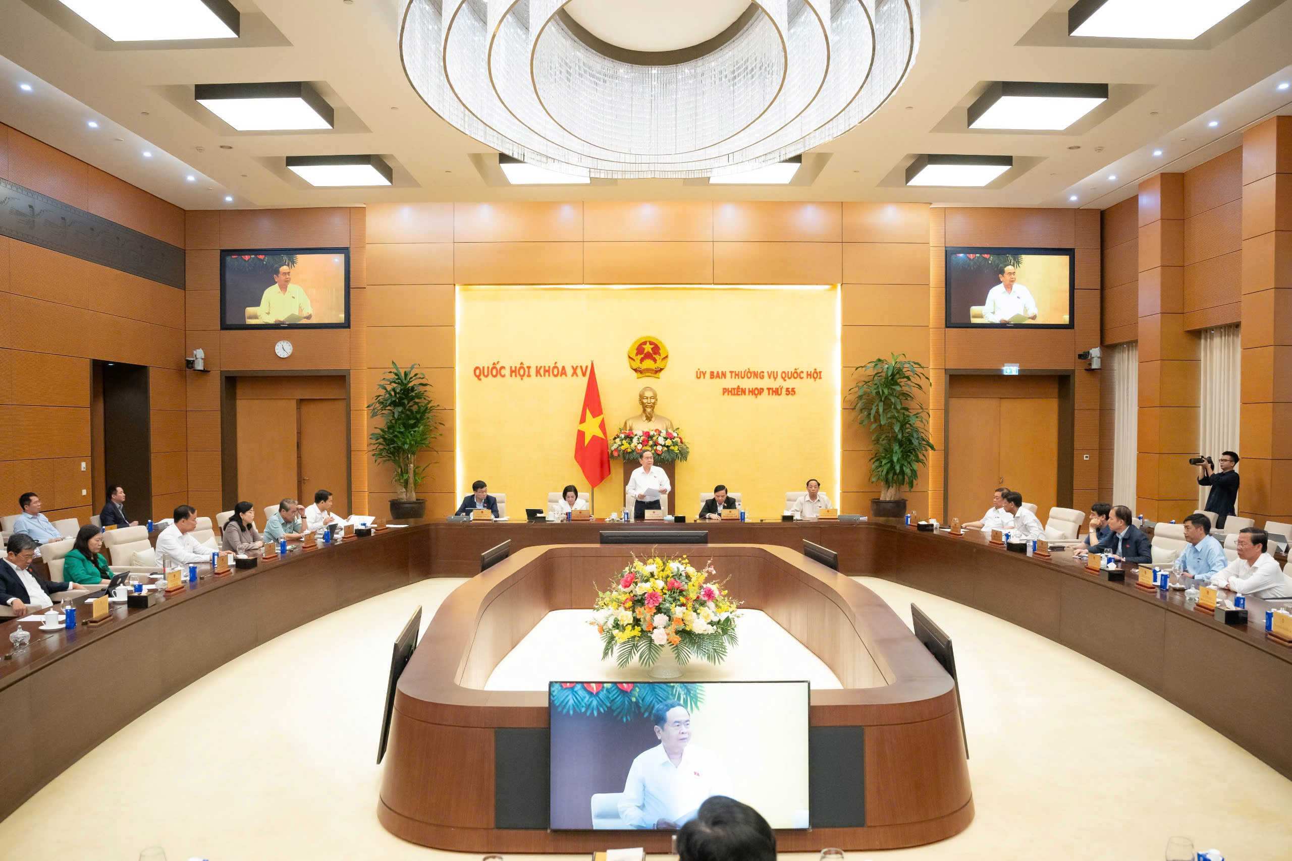 Ủy ban Thường vụ Quốc hội sẽ xem xét, thông qua Nghị quyết liên quan bảng lương chuyên môn, nghiệp vụ ngành Kiểm sát