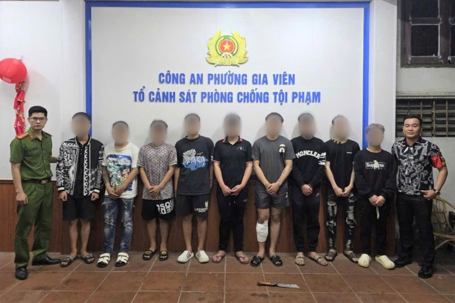 Điều tra vụ 2 nhóm mang hung khí đánh nhau trước quán ăn