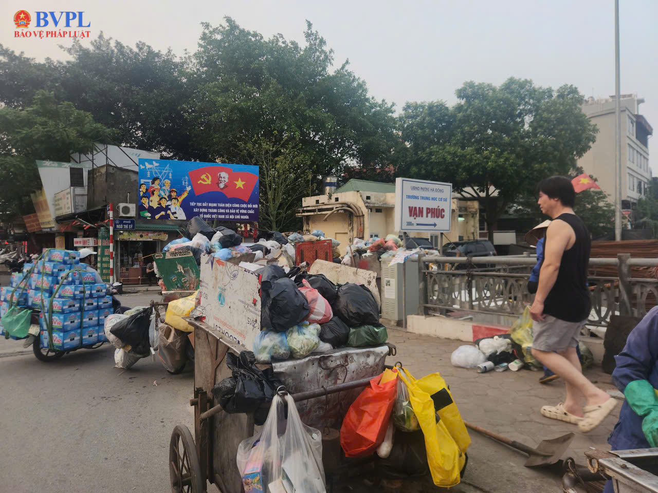 Hà Nội Nhiều điểm tập kết rác trái phép, gây ô nhiễm kéo dài