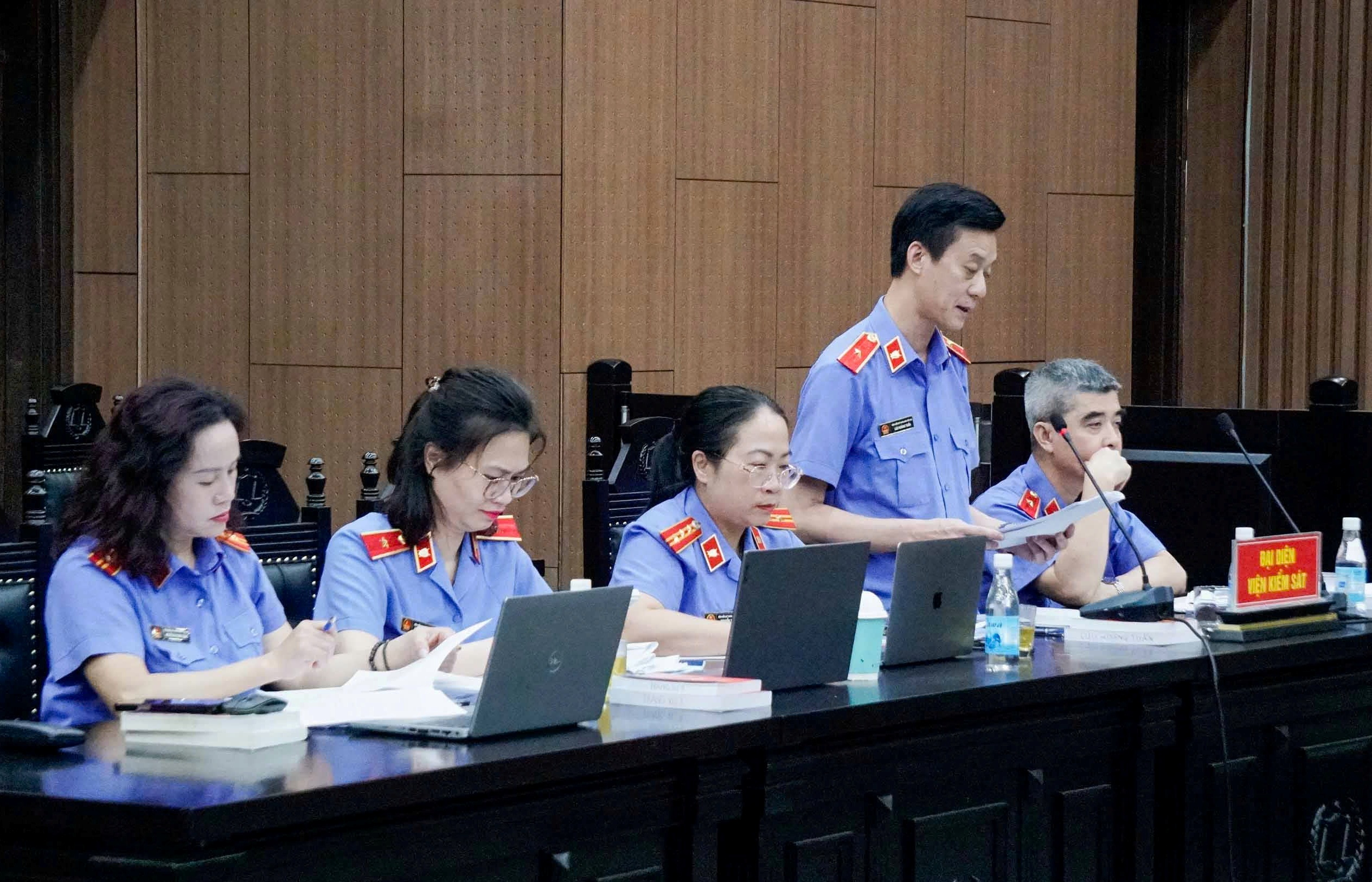 Cựu Thứ trưởng Hoàng Văn Thắng bị đề nghị 4-5 năm tù