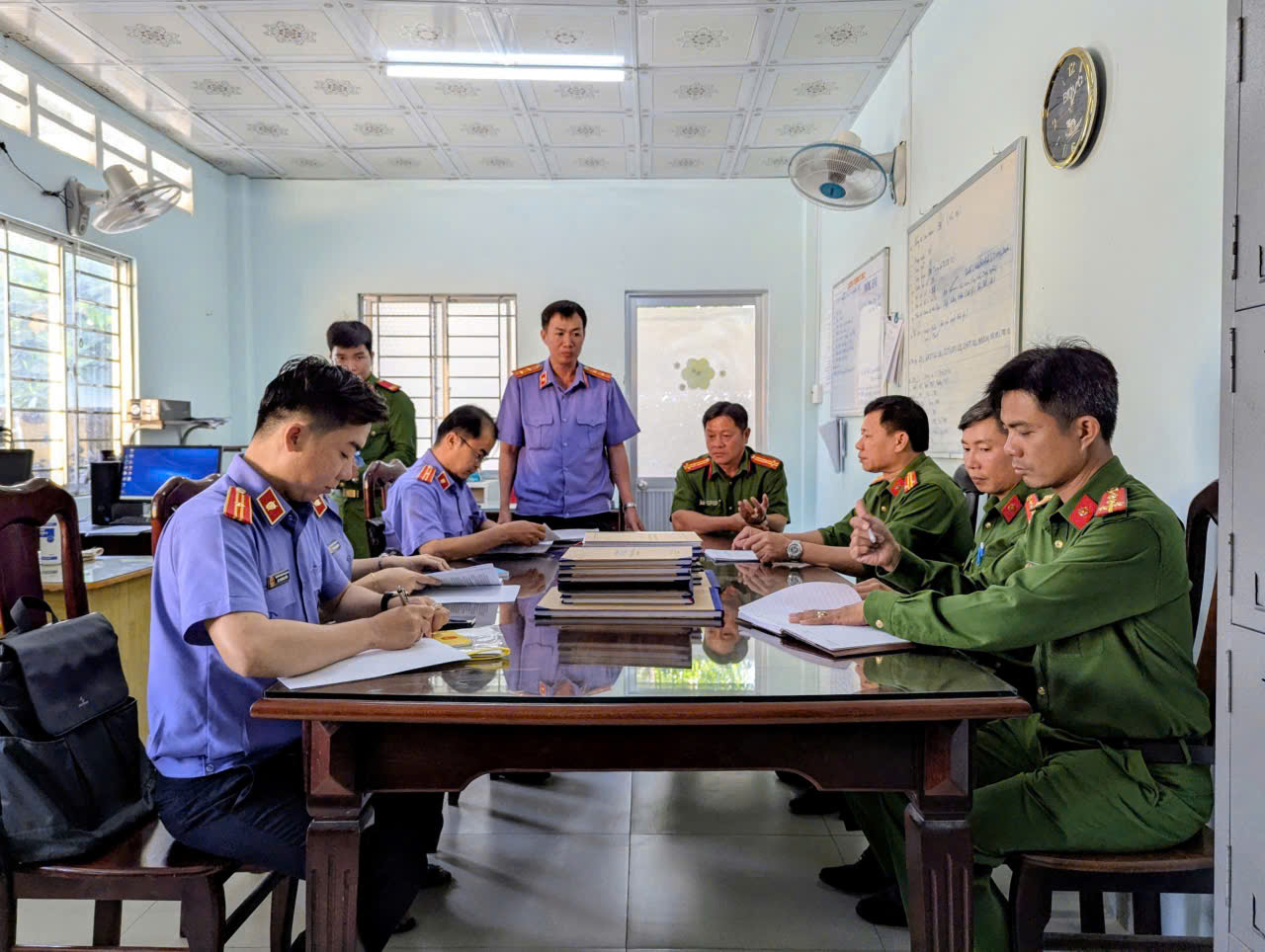 VKSND Khu vực 9 – Cần Thơ trực tiếp kiểm sát công tác tạm giữ, tạm giam