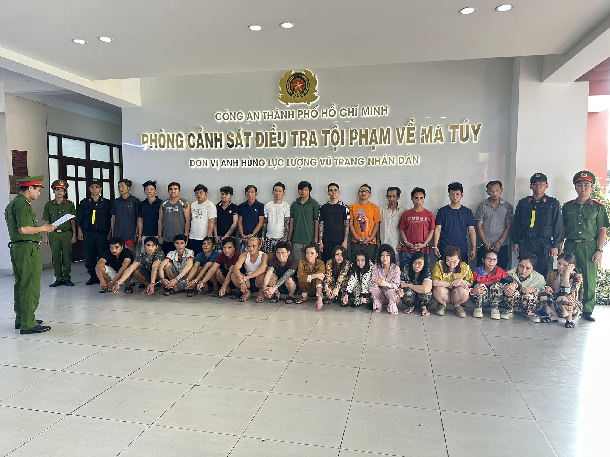 Triệt phá đường dây mua bán ma tuý, nhiều đối tượng là người trong một gia đình