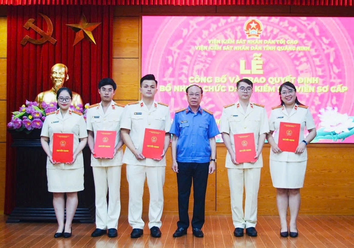 VKSND tỉnh Quảng Ninh tổ chức Lễ công bố và trao Quyết định bổ nhiệm chức danh Kiểm sát viên sơ cấp năm 2026